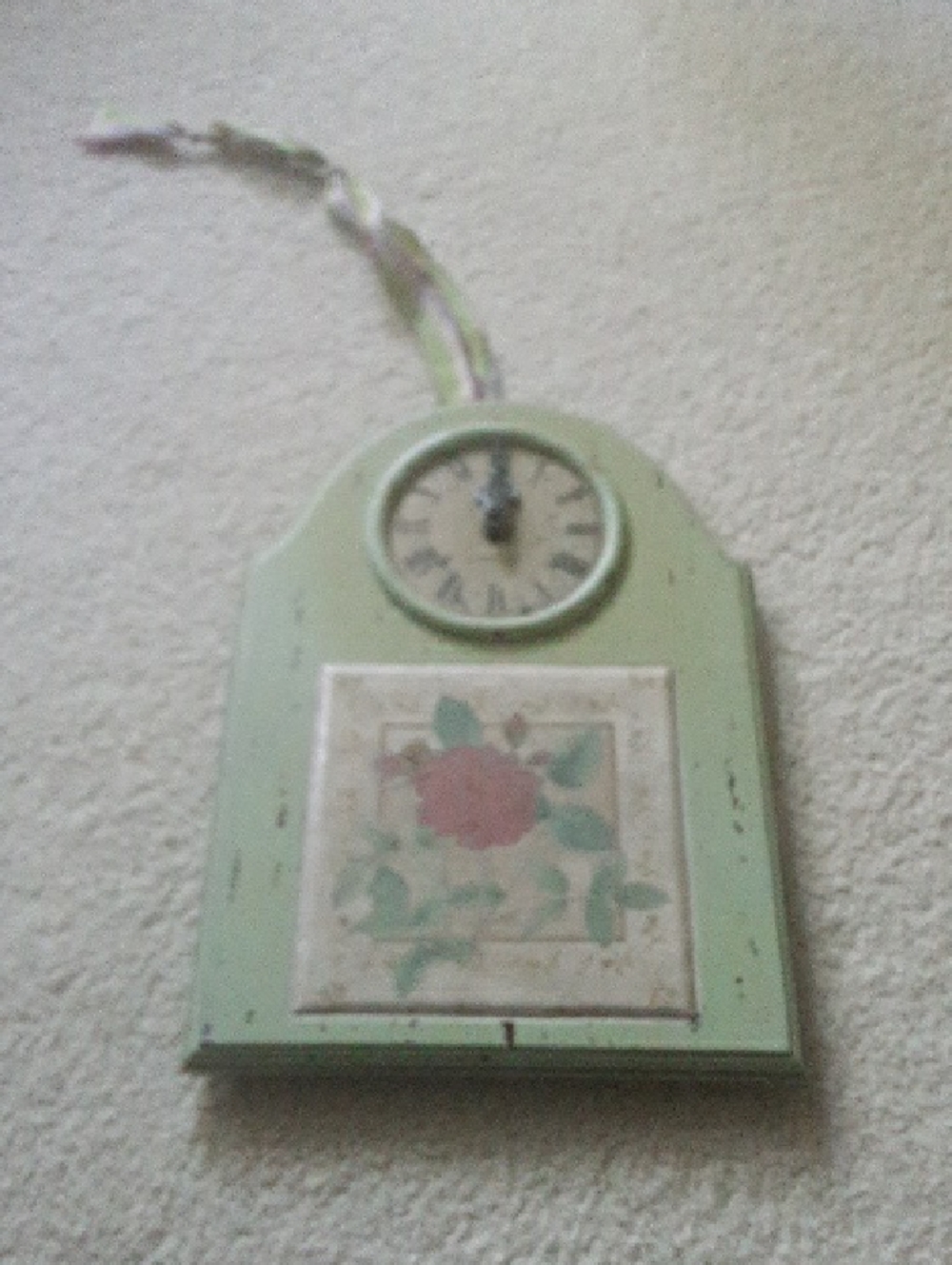 Vintage-Style Green Floral Wall Clock Decor